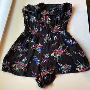 Floral Sleeveless Romper - Adorable!